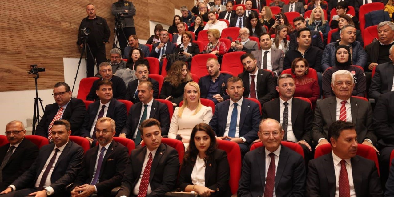 Başkan Şeniz Doğan’a EGF’den ödül