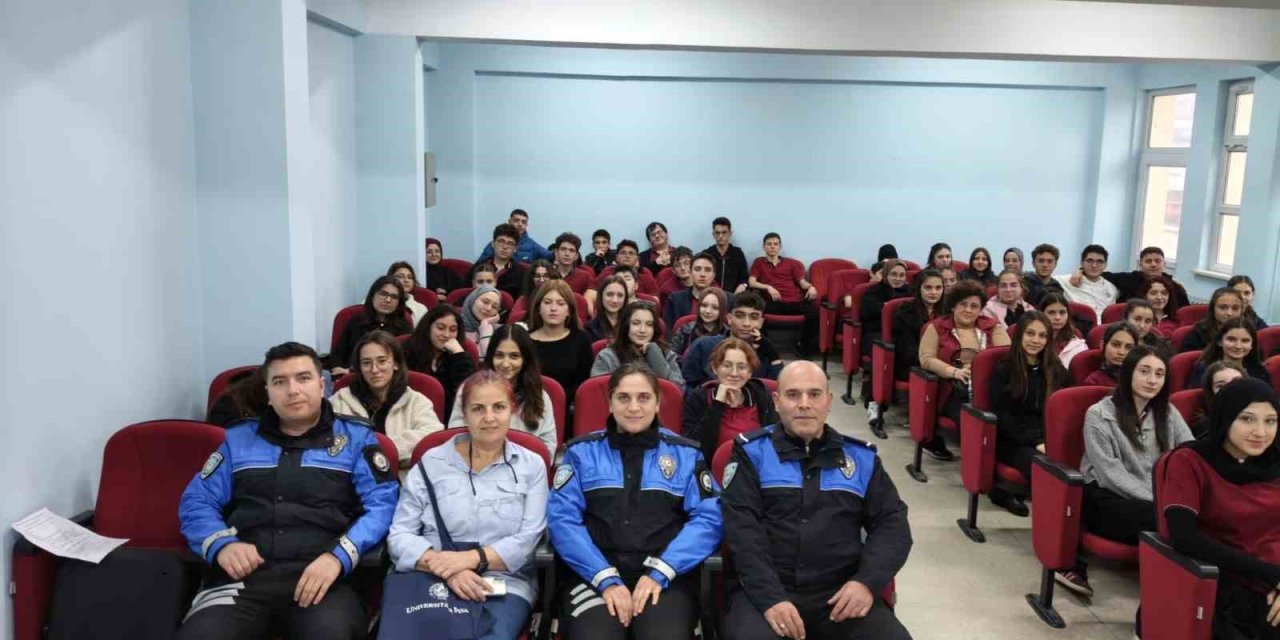 Polisten lise öğrencilerine yönelik eğitim