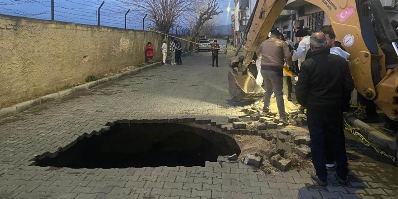 Yol çökmesinde insan kafatası ve kemikleri bulundu
