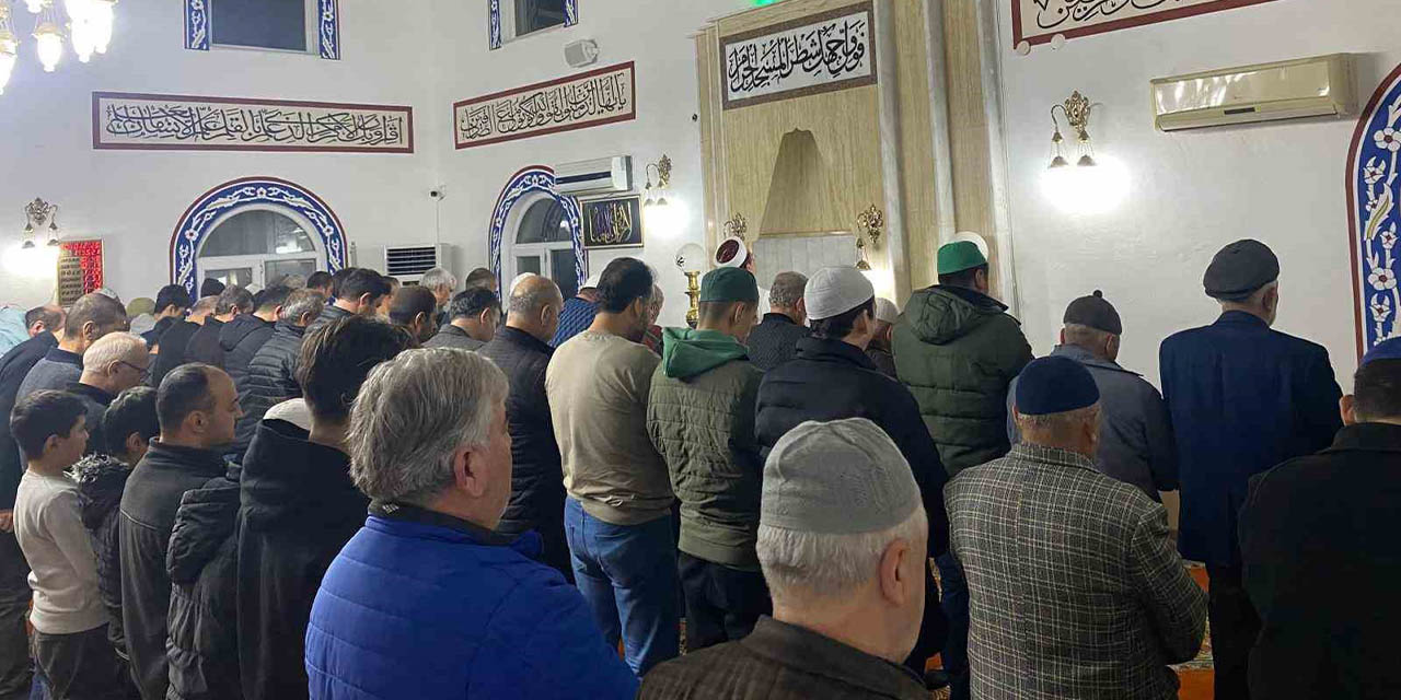 Dede torun, genç yaşlı aynı safta buluştu