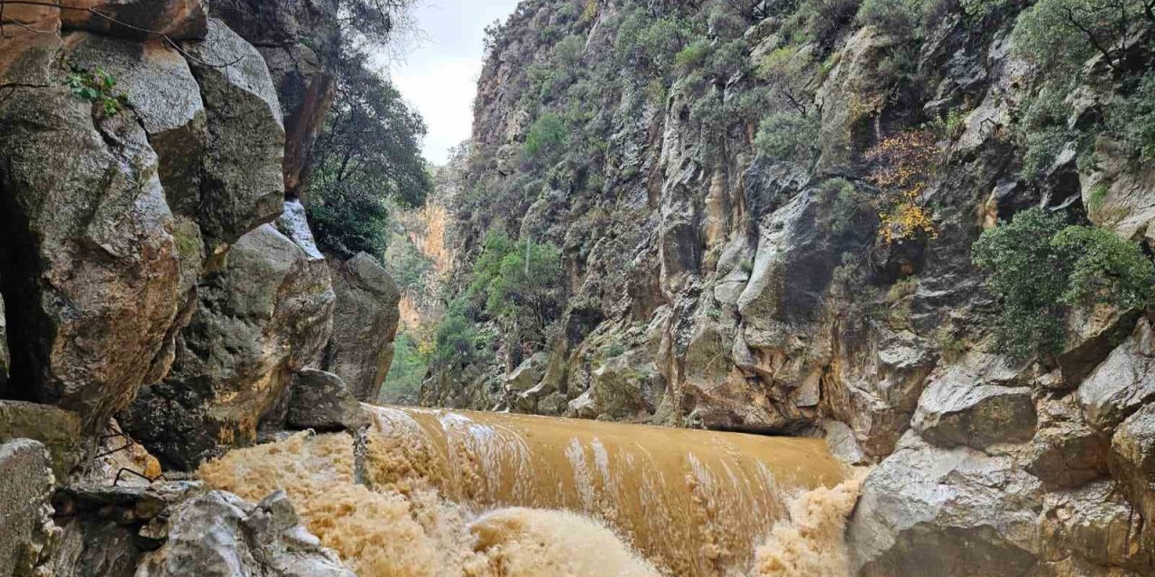 Yoğun yağışlar Gökbük Kanyonu’nun su debisini artırdı