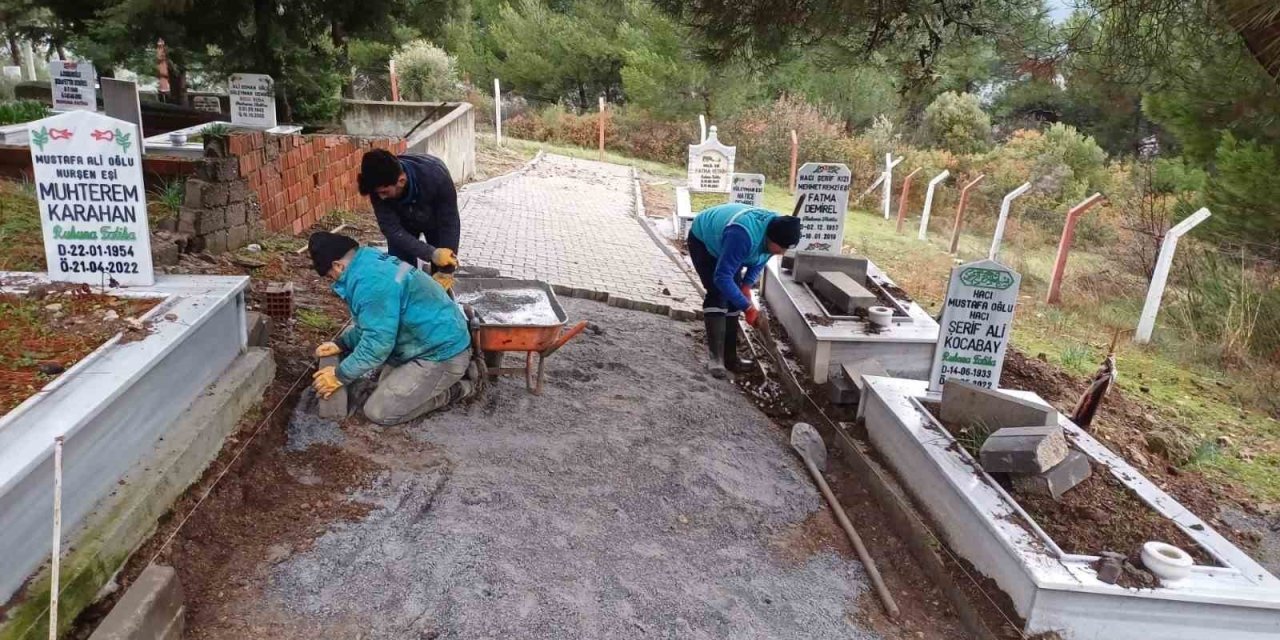 Manisa’da mezarlıklara kapsamlı bakım