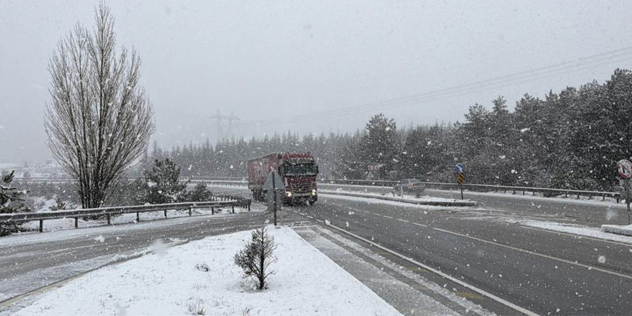 Afyonkarahisar’ın yüksek rakımlı bölgelerinde kar yağışı etkili oldu