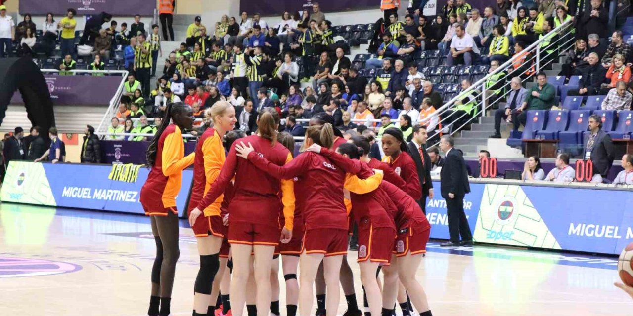 Halkbank Kadınlar Türkiye Kupası’nda şampiyon Fenerbahçe oldu