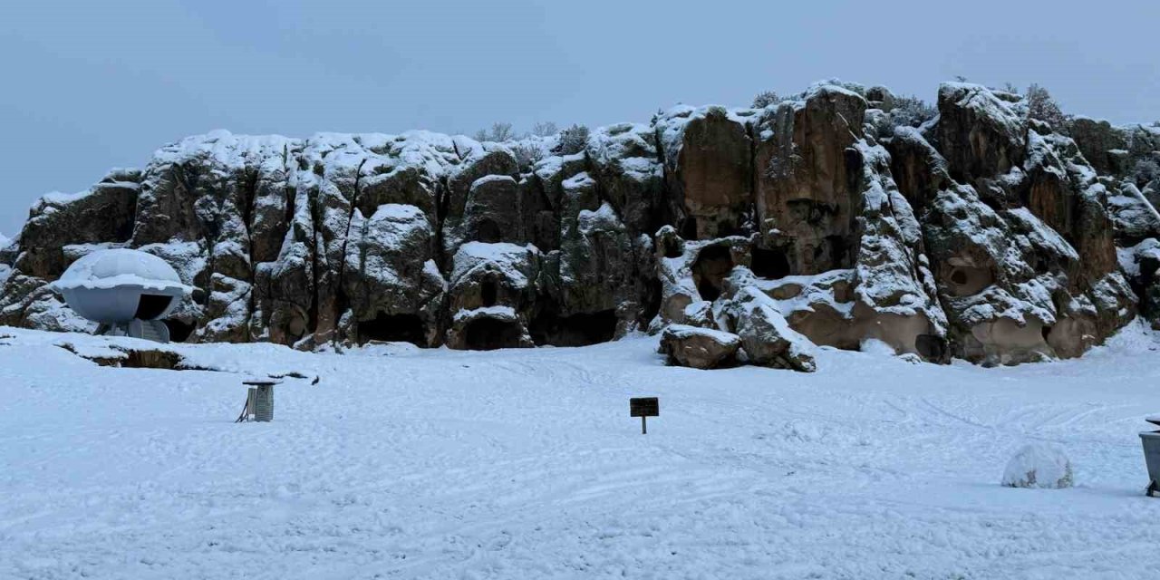 İhsaniye’de yoğun kar yağışı