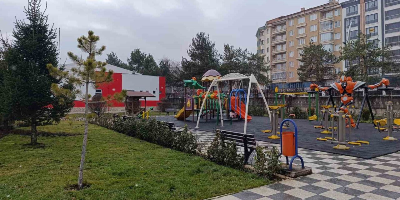 Afyonkarahisar’da beklenen kar yağışı başladı