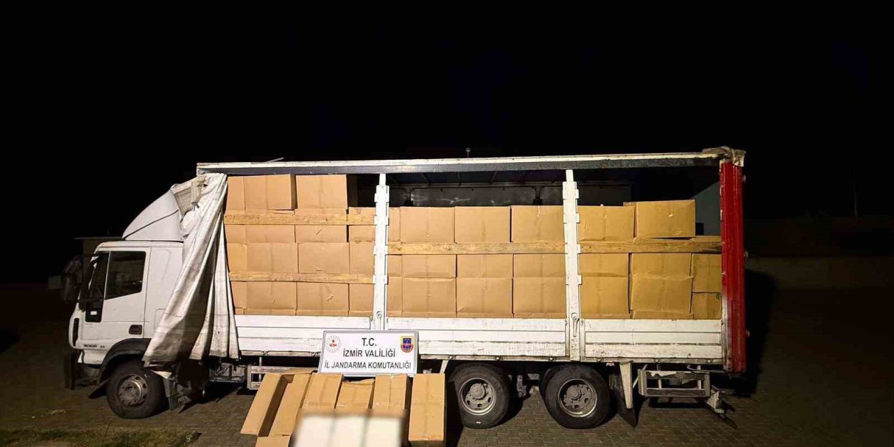 Kamyon dolusu kaçak sigara jandarmaya takıldı