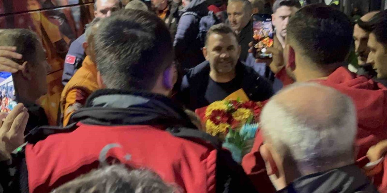 Galatasaray, Fethiye’de çiçeklerle karşılandı