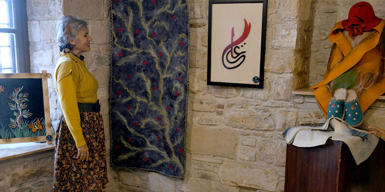 Kuşadası’nda hat sanatı keçe ile buluştu