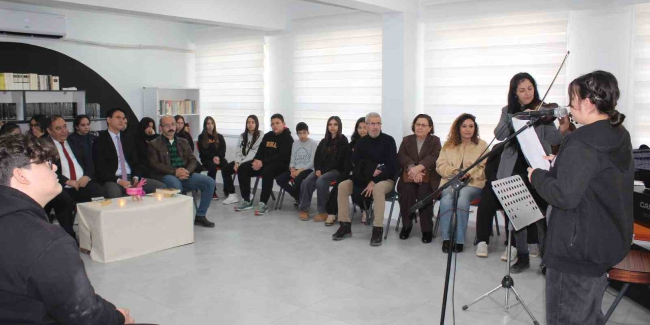 Köyceğizli öğrencilerden şiir ve müzik konseri