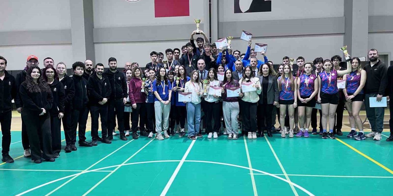 Okul sporları karate  ve badminton il birinciliği müsabakaları tamamlandı