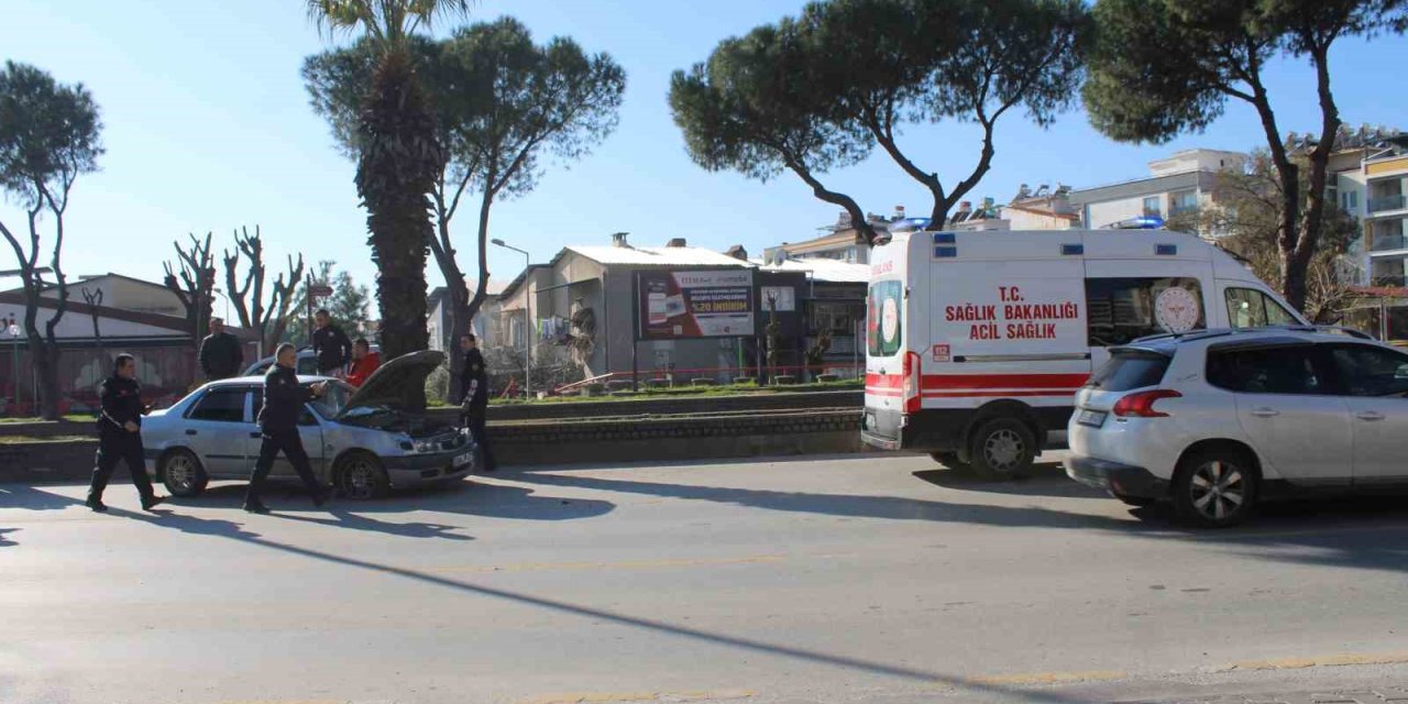 Minibüs ile otomobil çarpıştı: 1 yaralı