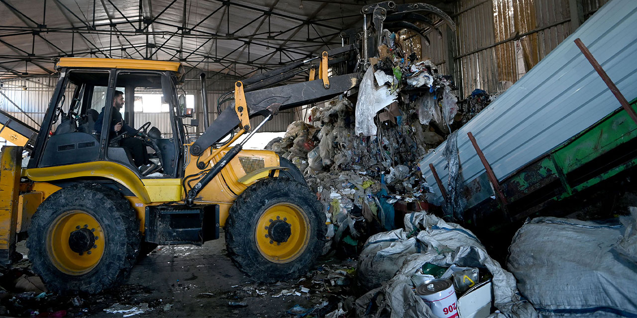 Kuşadası Belediyesi geleceği  “geri dönüşümle” korudu