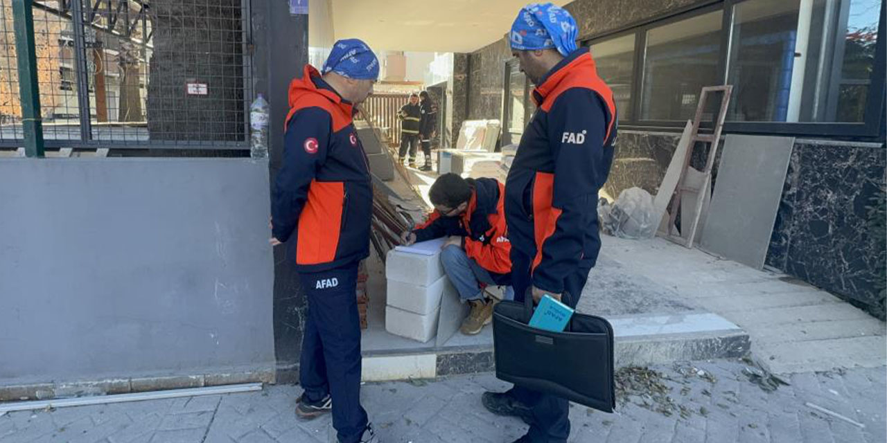 İşçiler binayı terk  etti, otel çöktü