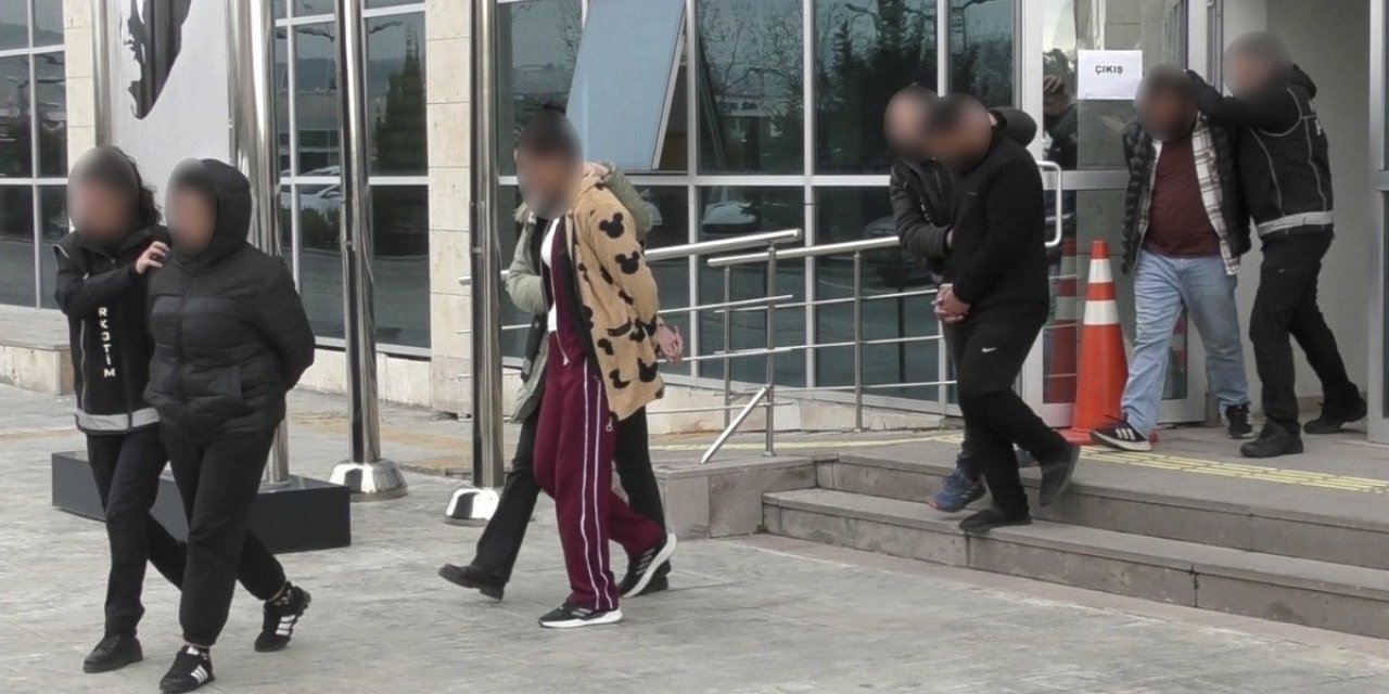 Uşak’ta uyuşturucu operasyonunda 2 kişi tutuklandı