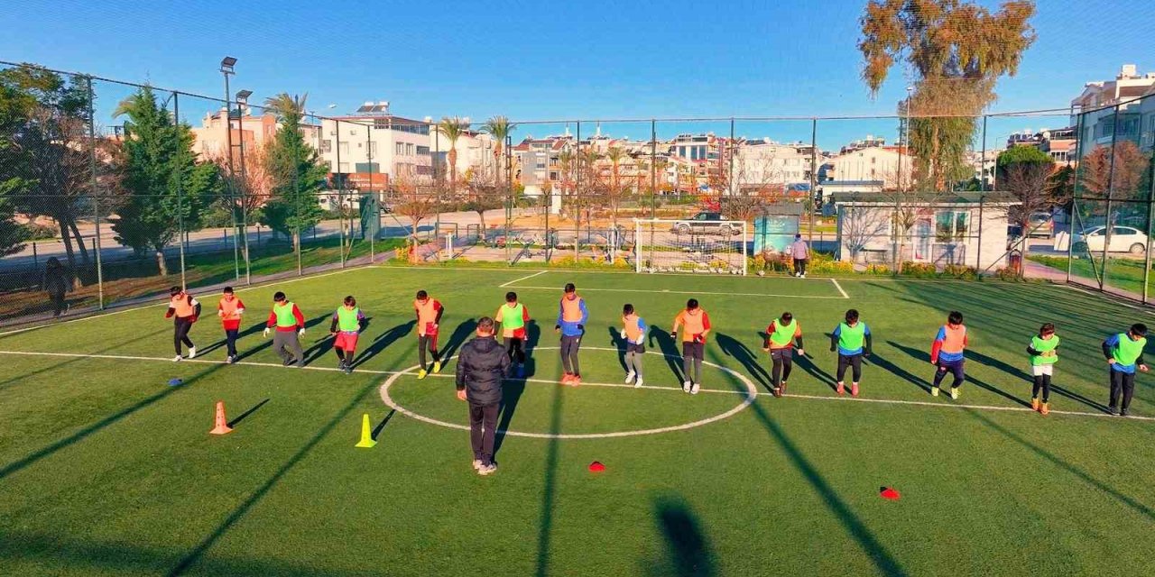 Didim’de gençler sporla buluşuyor