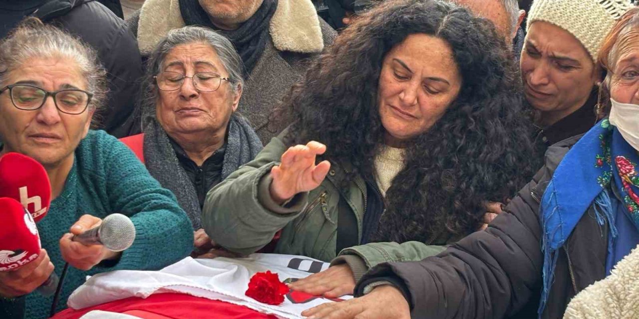 Eski İHD İzmir Şube Başkanı Ali Aydın son yolculuğuna uğurlandı