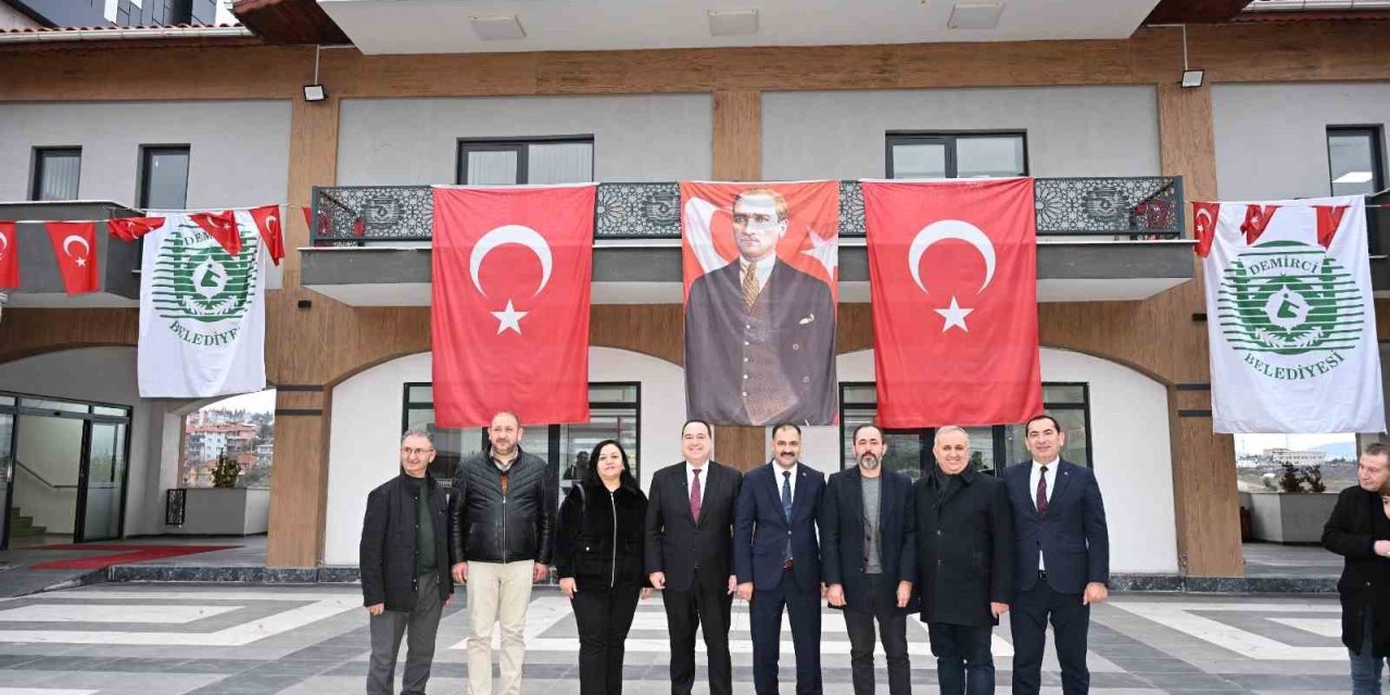 Açılışlar CHP’li ve AK Parti’li başkanlardan