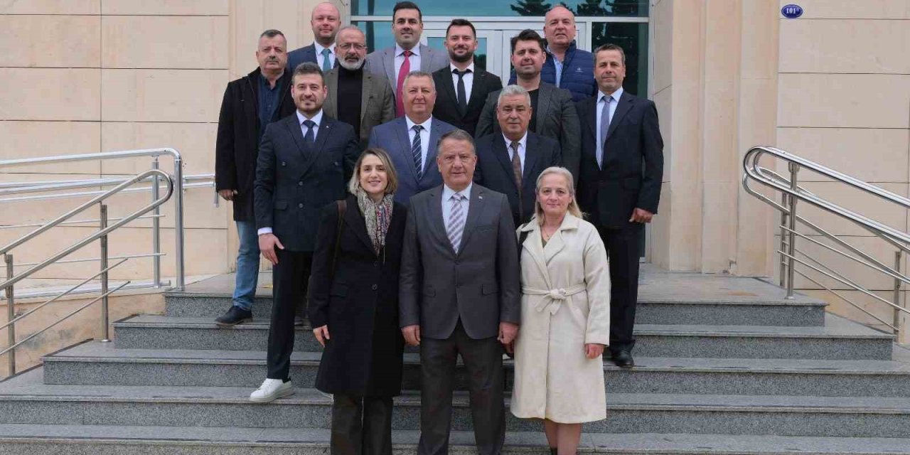 Çeşme Esnaf ve Sanatkarlar Odası Başkanı Osman Köfüncü mazbatasını aldı