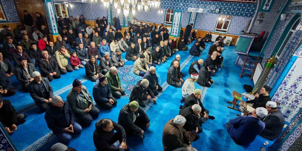 Demirci’de Miraç Kandili dualarla idrak edildi