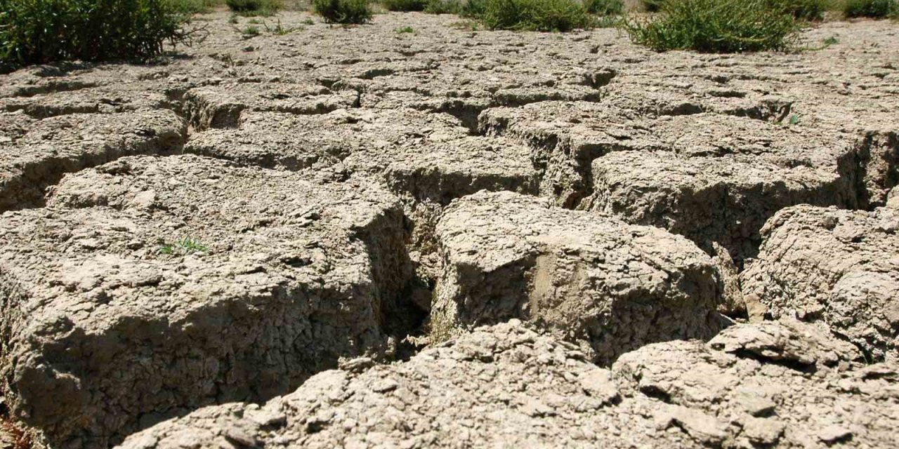 Her dört damla sudan biri musluğa ulaşamadan kayboluyor