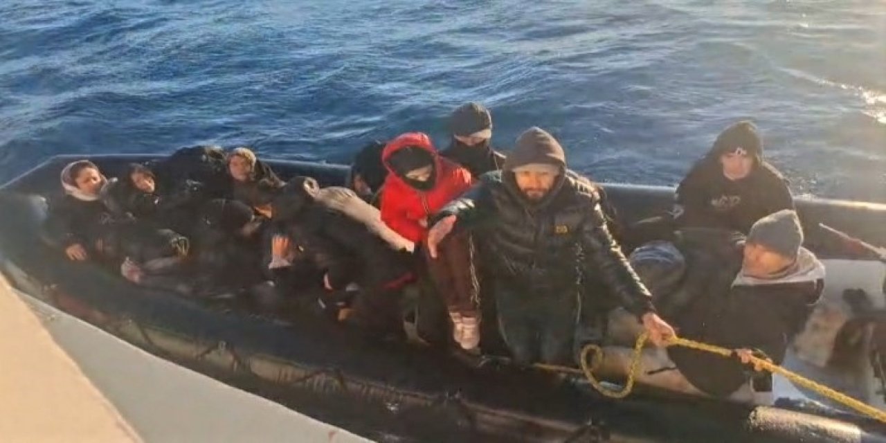 İzmir açıklarında 28 düzensiz göçmen yakalandı, 39 göçmen kurtarıldı
