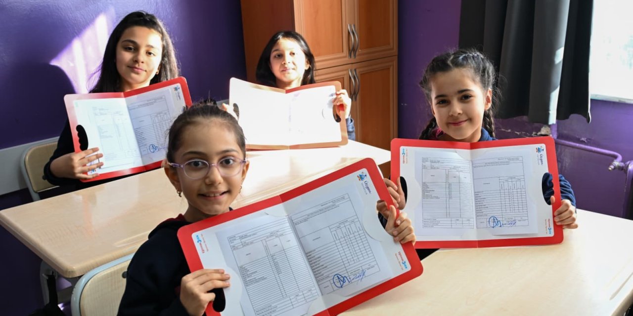 Uşak’ta 63 bin 453 öğrenci karne sevinci yaşadı