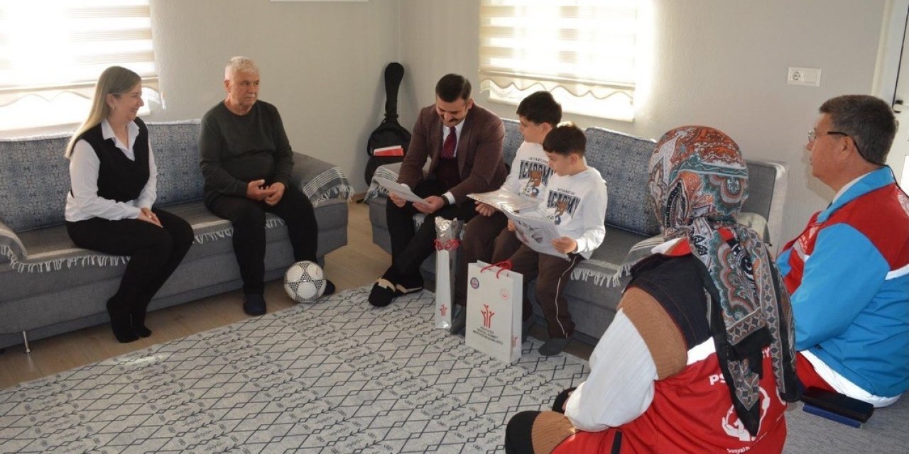 Köyceğizli şehit çocuklarını, Bakan Göktaş unutmadı