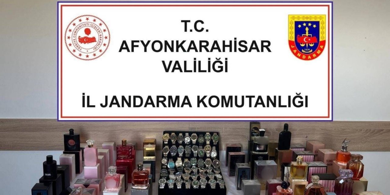 Jandarma kaçak parfüm ve kol saati ele geçirdi