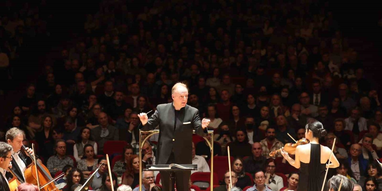 İzmir Devlet Senfoni Orkestrası iki büyük yeteneği buluşturdu