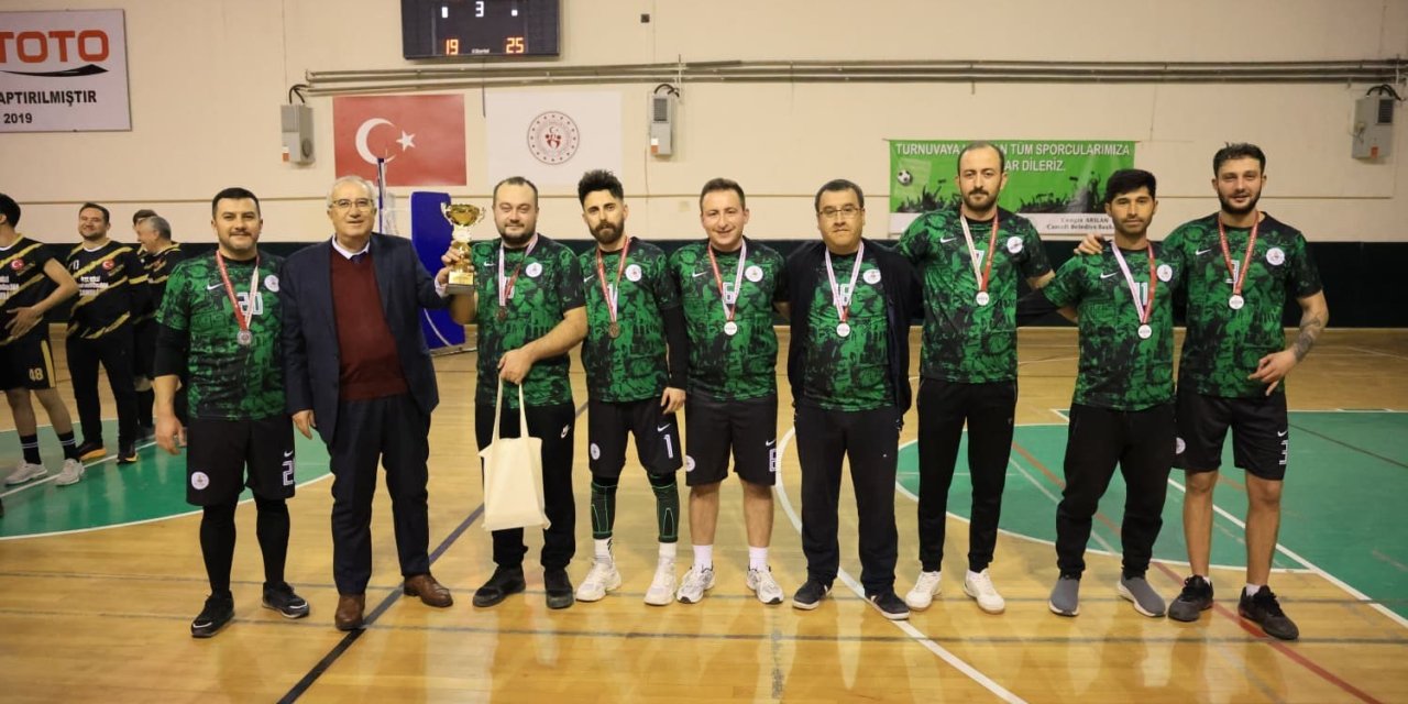 Çameli’de Kurumlar ve Mahalleler Arası Voleybol Turnuvası sona erdi