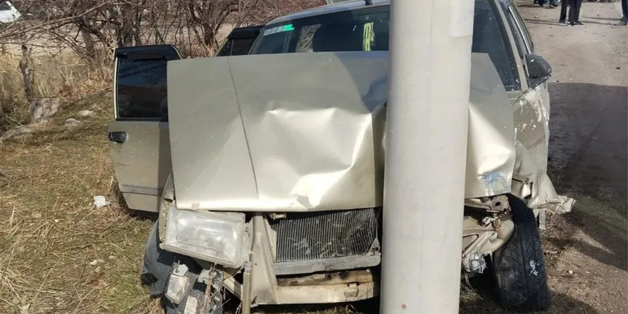 Otomobil mopedle çarpıştı: Anne hayatını kaybetti, oğlu ağır yaralandı