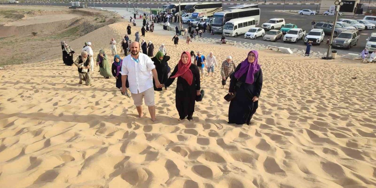 Denizlili Umreciler Bedir Şehitlerini ve Melekler Tepesini ziyaret etti