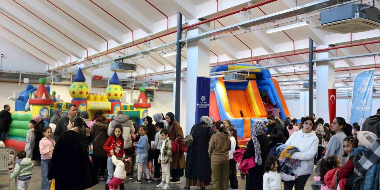 Başkan Çerçioğlu’ndan çocuklara karne hediyedi