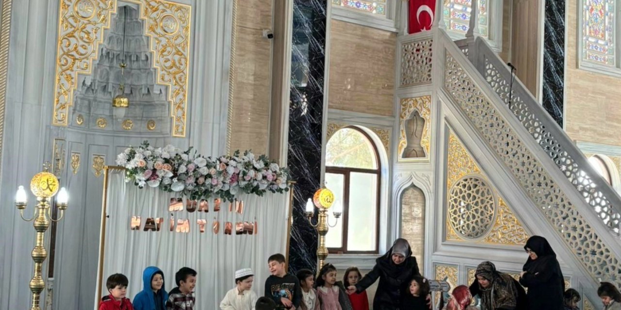 Aydın’da 4-6 yaş Kur’an kursu öğrencisi Yıldırım Kur’an-ı Kerim’i hatmetti