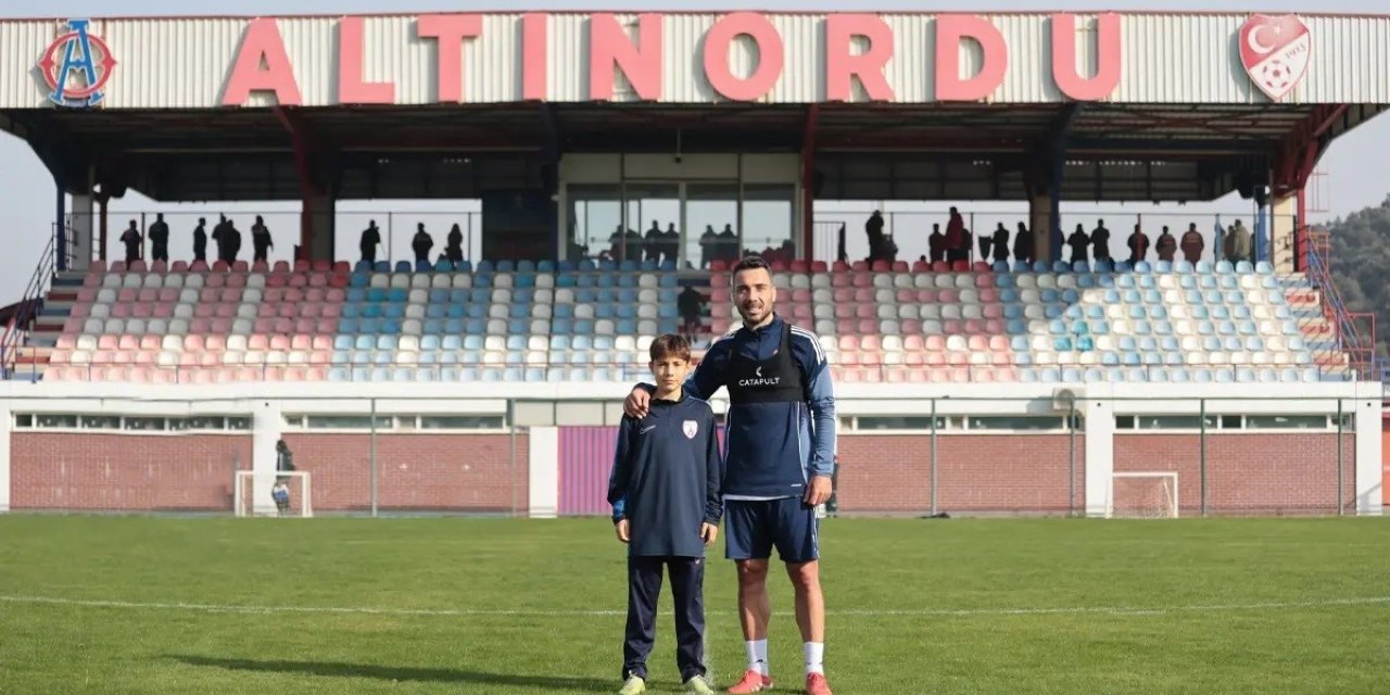 Baba ve oğul aynı takımda oynuyor