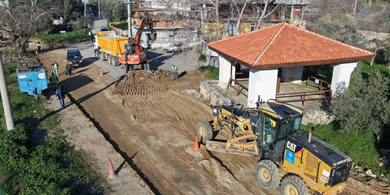 Aydın Büyükşehir Belediyesi Efeler’in yollarını yeniliyor