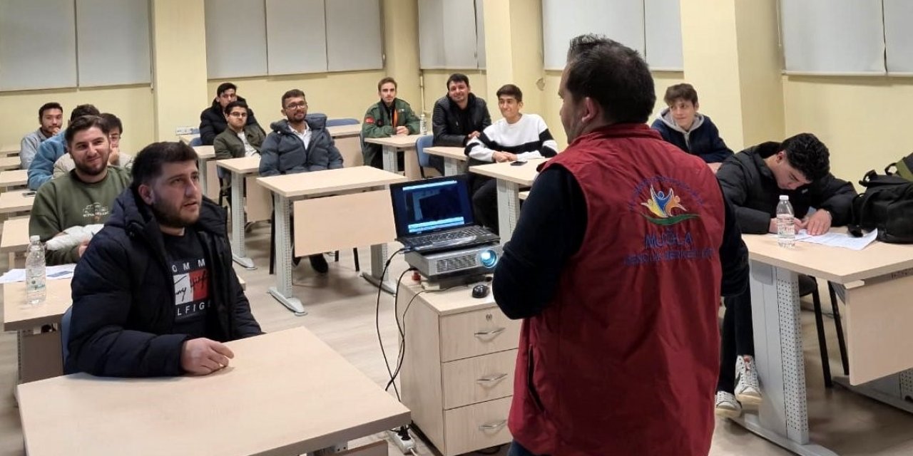 Gençlik ve Spor Bakanlığı’nın gençlik projeleri Menteşe’de öğrencilere anlatıldı