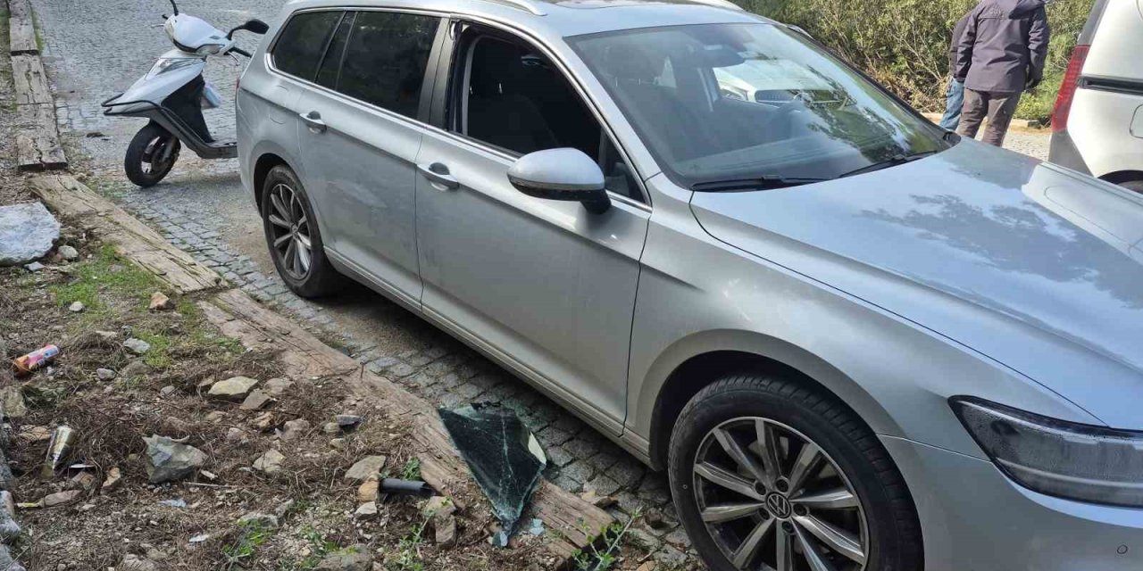 Bodrum’da araçtan hırsızlık olayı ilgili 3 kişi gözaltına alındı