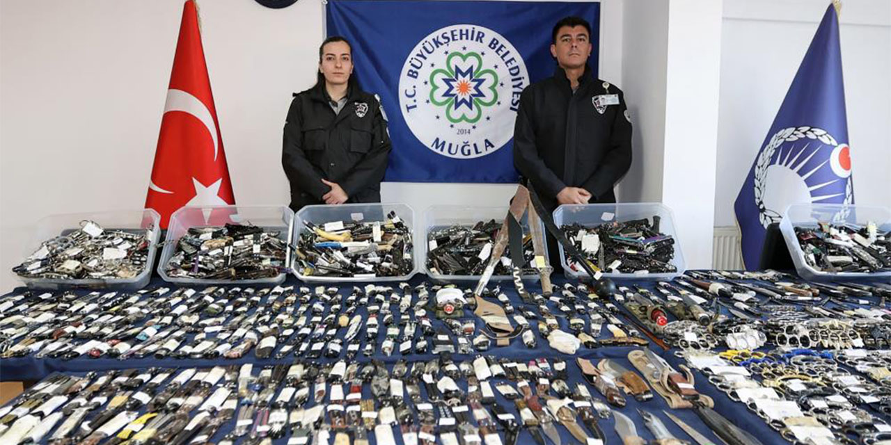 Otogarlarda cephanelik gibi bıçak ve silah ele geçirildi