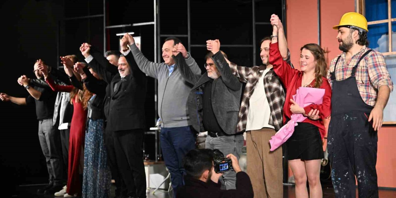 ‘Şiddetli geçimsizlik’ dünya prömiyerini Manisa’da yaptı