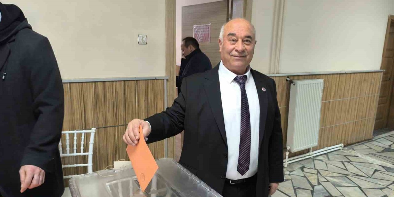 Şuhut’ta şoförler ve otomobilciler esnafı sandık başına gitti