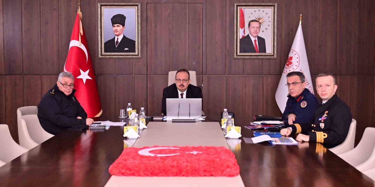 Vali Canbolat, Bakan Yerlikaya ile görüştü