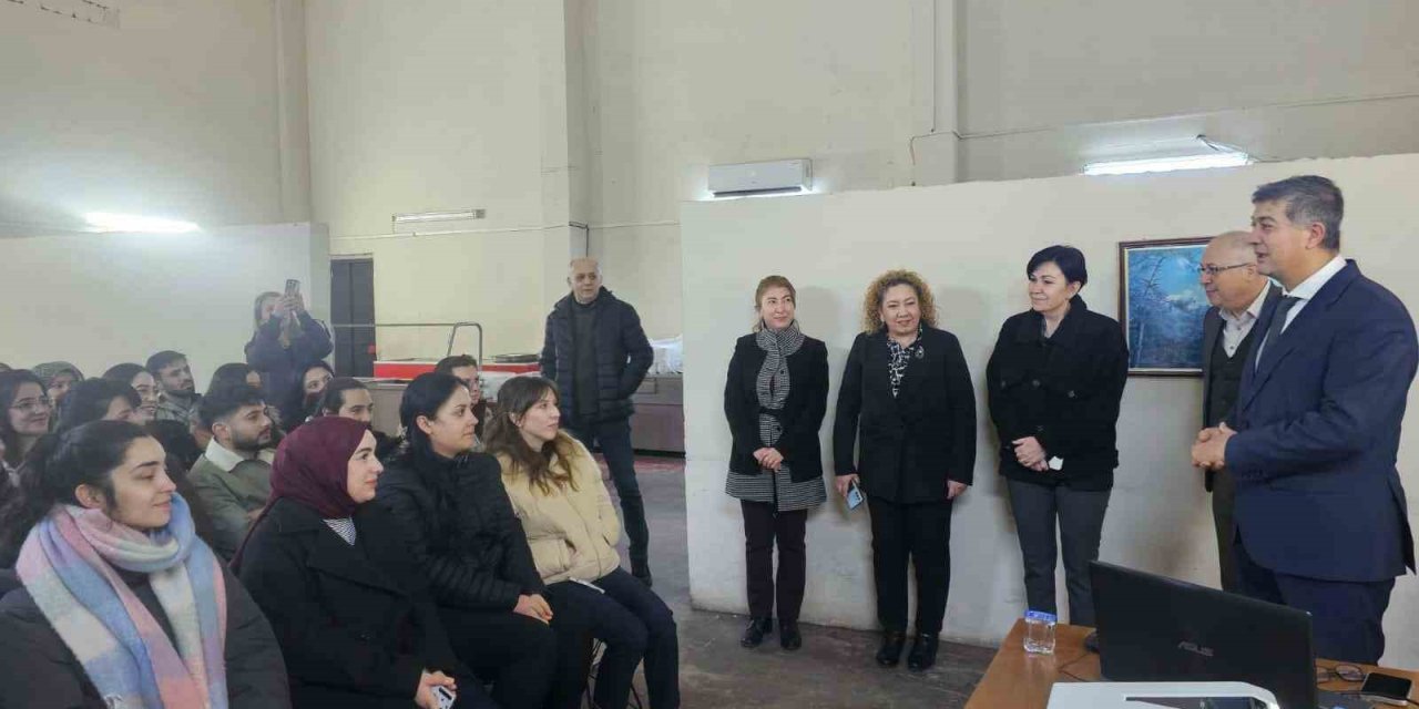 Aydın Atatürk Devlet Hastanesi’nde sağlık kadrosuna uyum eğitimi