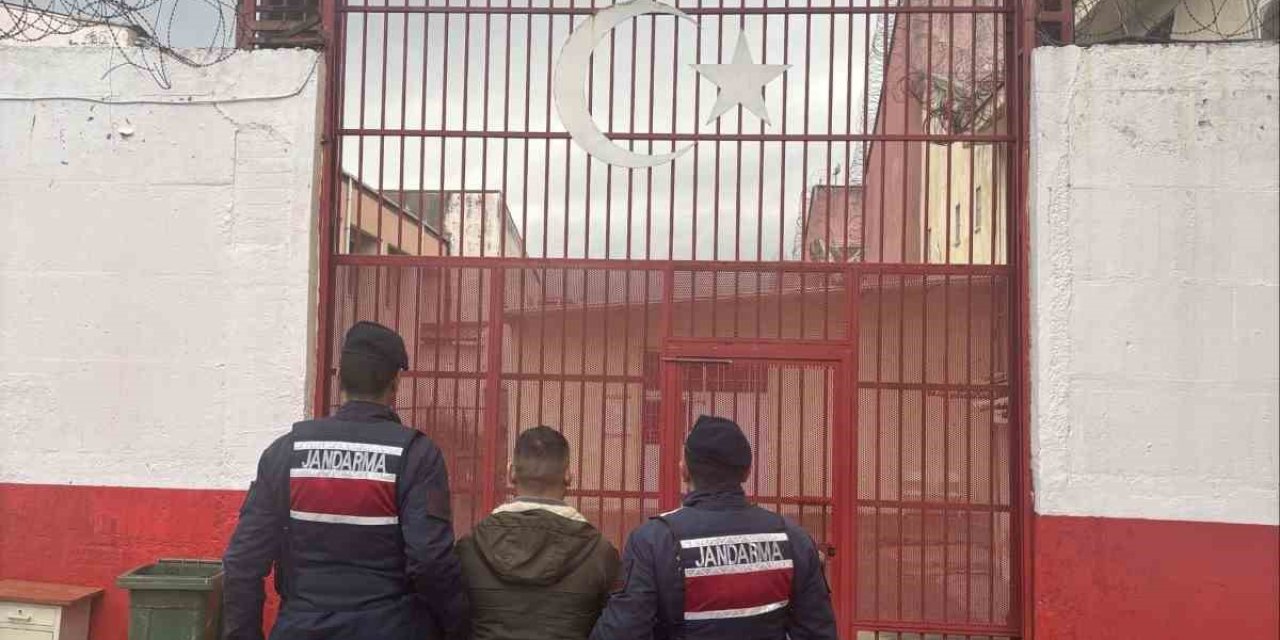 Efeler’de 22 yıl hapis cezasıyla aranan şahıs yakalandı