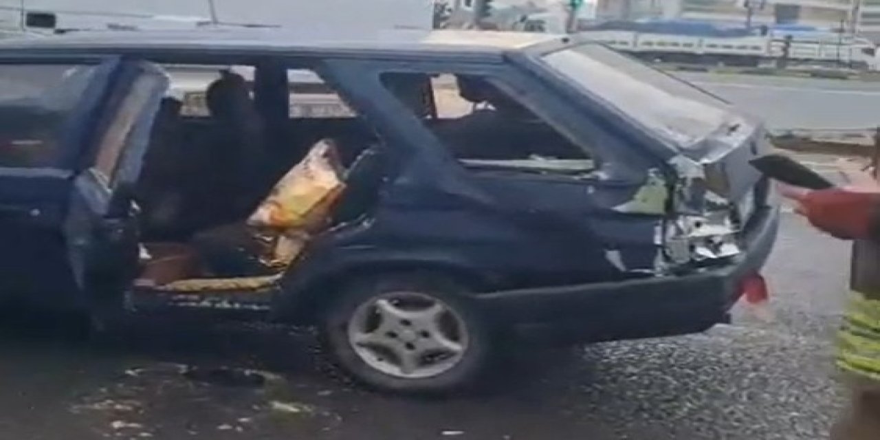 Manisa’da otomobil otobüs ile çarpıştı: 2 yaralı