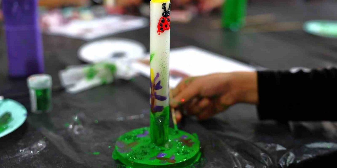 Üç kuşak mum boyama atölyesinde buluştu