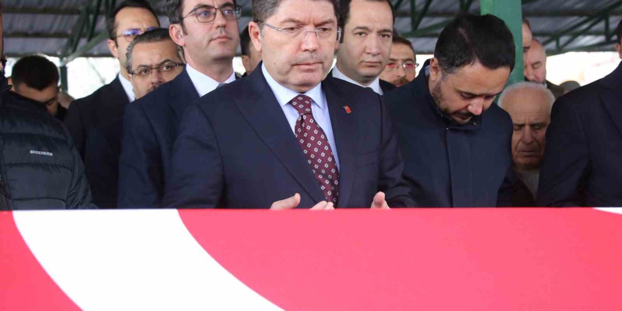 AK Parti Uşak eski Milletvekili Altay son yolculuğuna uğurlandı