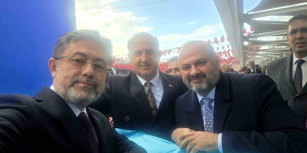 Başkan Kaya, Bakan Yumaklı ile deve güreşlerini görüştü