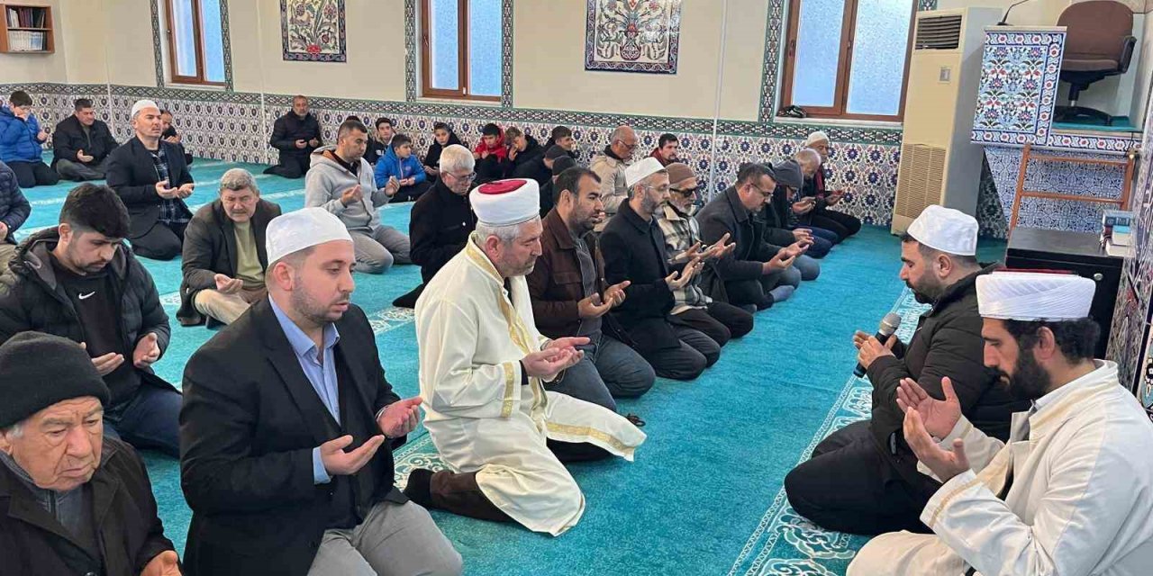 Sabah namazında buluştular